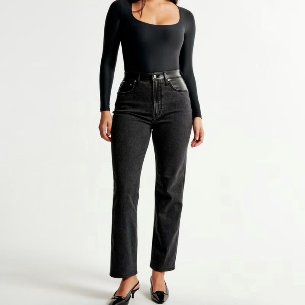 Abercrombie & Fitch Mixed Fabric Curve Love Ultra High Rise Ankle Straight 2 26”